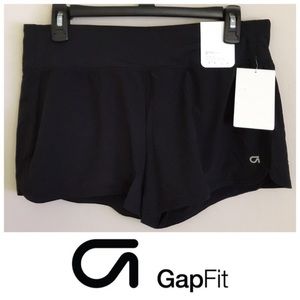 Gapfit gstep shorts in black